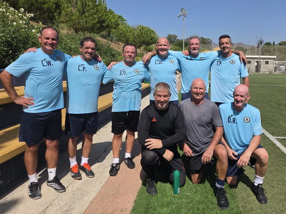 Pictured left to Right: Back Row, Leigh (Captain), Laurent, Ángel, Wevs, Andy and Alvaro.  Front Row, Julian, Kevin and Dave.